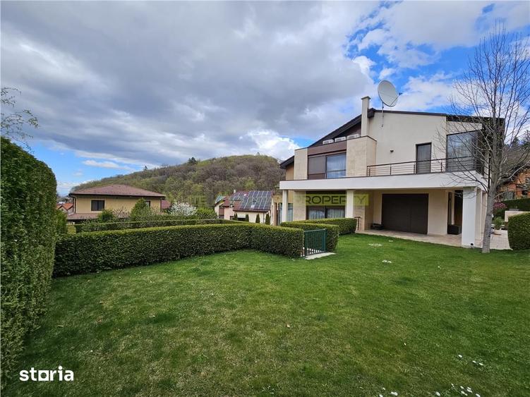Casă cu 6 camere cu Teren 1000 Mp în Dârste