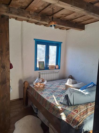 Casă cu 6 camere cu Teren 2377 Mp în Ghioșești