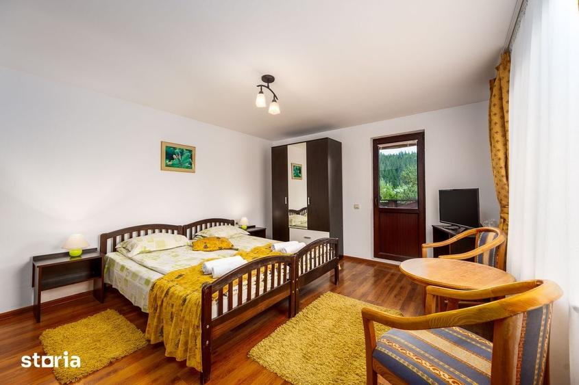 Casă cu 8 camere cu Teren 900 Mp în Mănăstirea Humorului