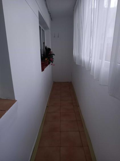 Apartament cu 2 camere semidecomandat în Fetești-Gară