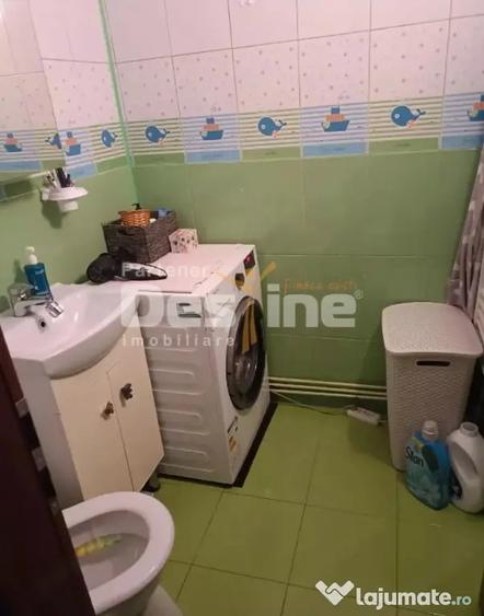 Apartament cu 3 camere decomandat în Dâmbovița