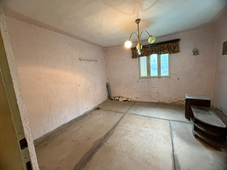 Casă cu 4 camere cu Teren 249 Mp în Colentina