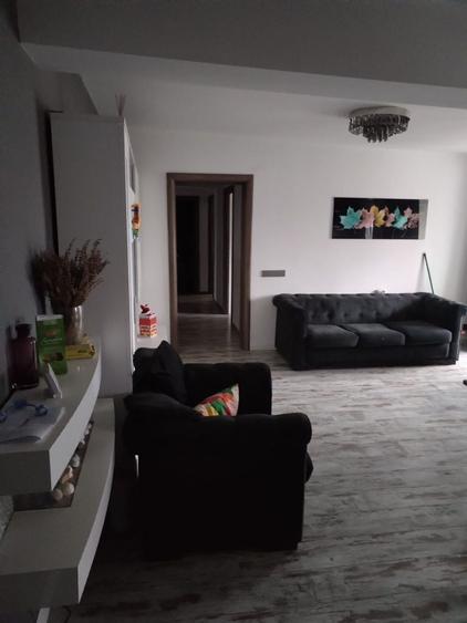 Apartament cu 4 camere decomandat în Centrul Vechi