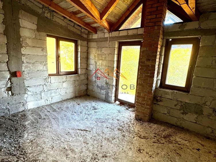 Casă cu 6 camere cu Canalizare în Cornu