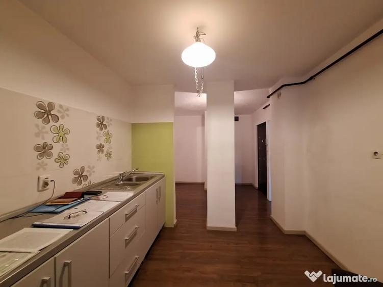 Apartament cu 3 camere decomandat în Dorobanților
