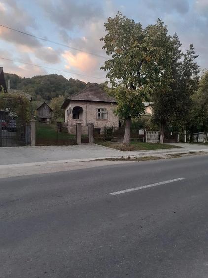 Casă cu Teren 3200 Mp în Central