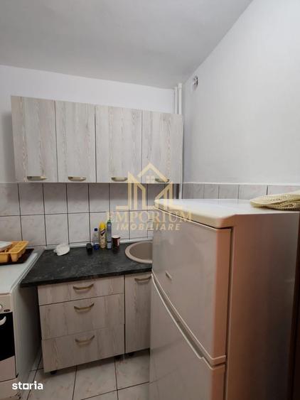 Garsonieră decomandată în Între Lacuri