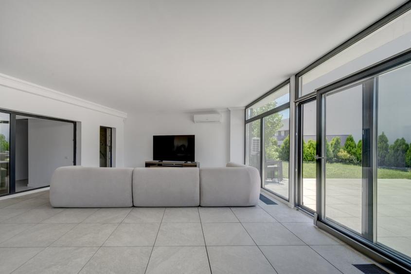 Penthouse cu 6 camere în Timpuri Noi