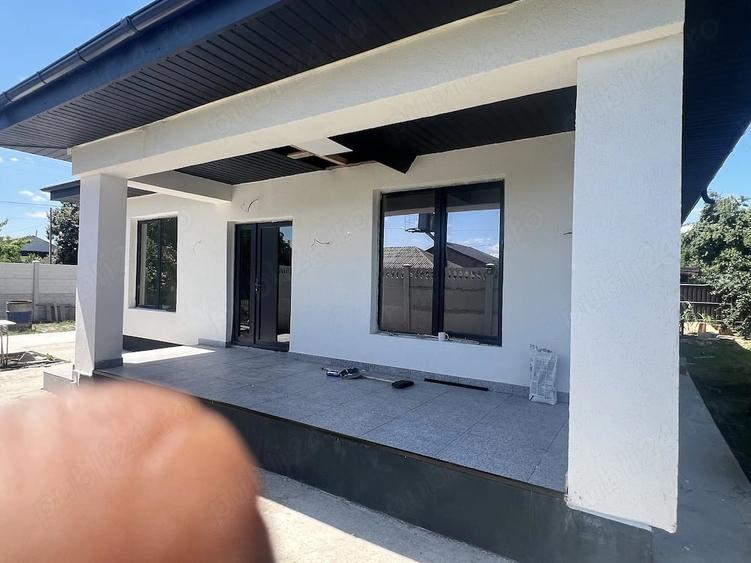 Casă cu 4 camere cu Teren 400 Mp în Amara