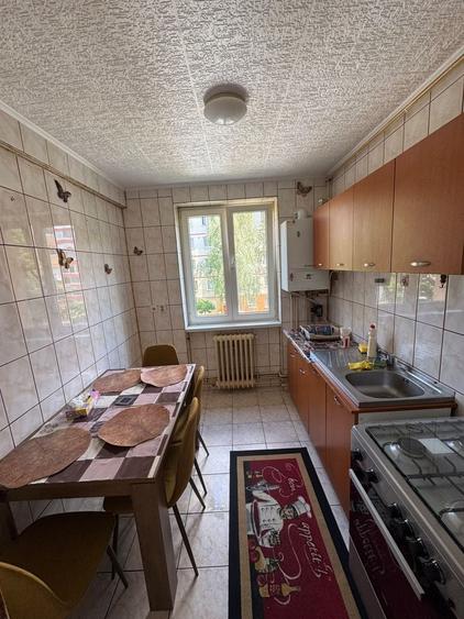 Apartament cu 2 camere decomandat în Cedonia