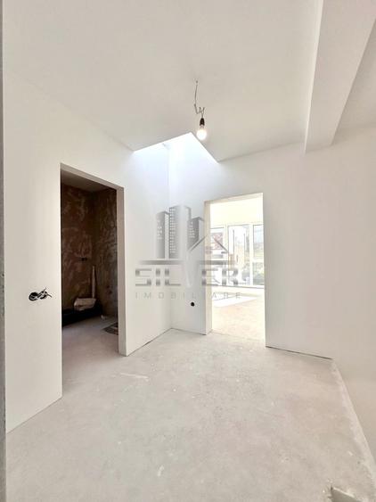 Duplex cu 4 camere cu Canalizare în Florești
