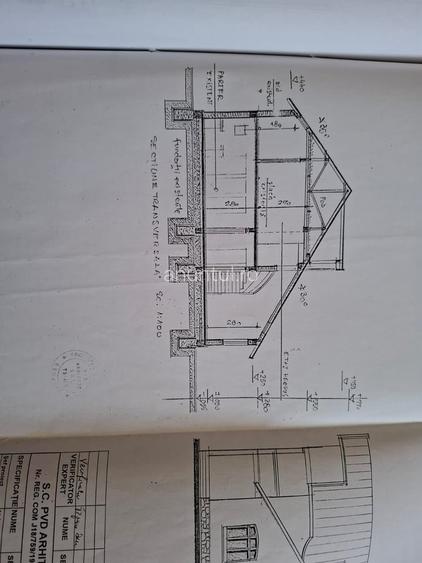 Casă cu 3 camere cu Teren 4300 Mp în Central