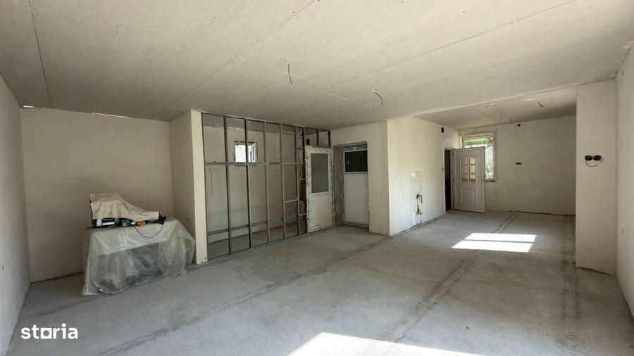 Casă cu 4 camere în Foieni