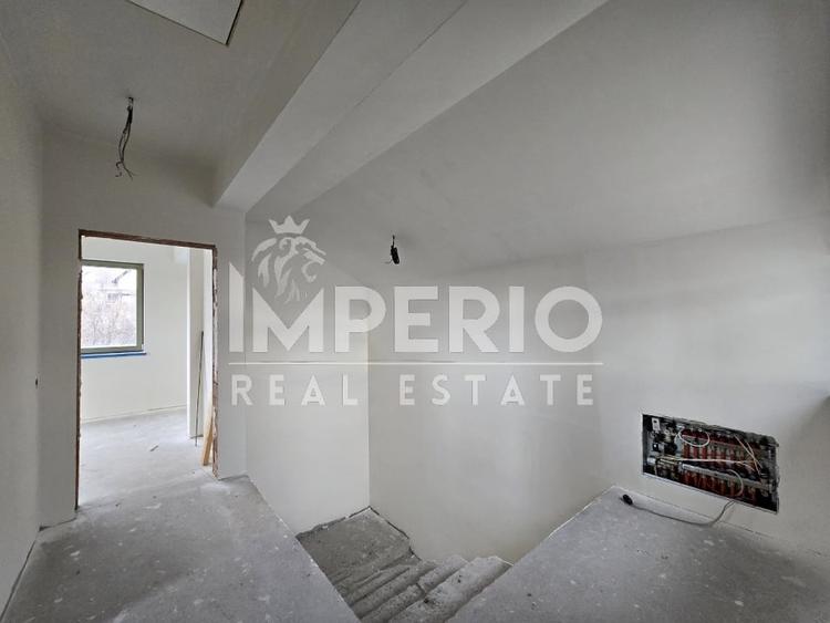 Casă individuală cu 4 camere cu Canalizare în Dâmbul Rotund