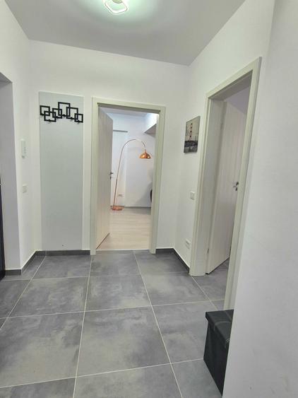 Apartament cu 2 camere decomandat în Runcu