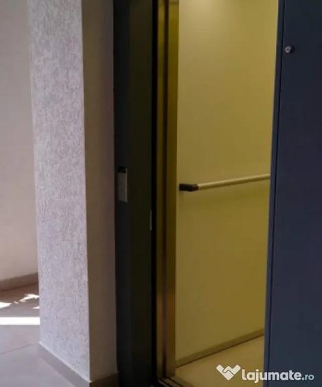 Apartament cu 3 camere semidecomandat în Mărăști
