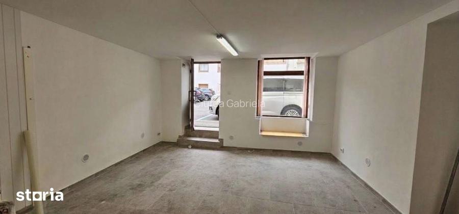 Inchiriez spatiu comercial situat in zona centrului vechi, 20m