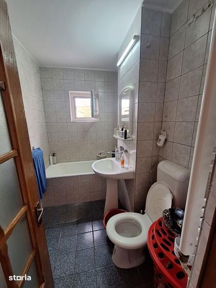 Apartament cu 3 camere decomandat în Traian