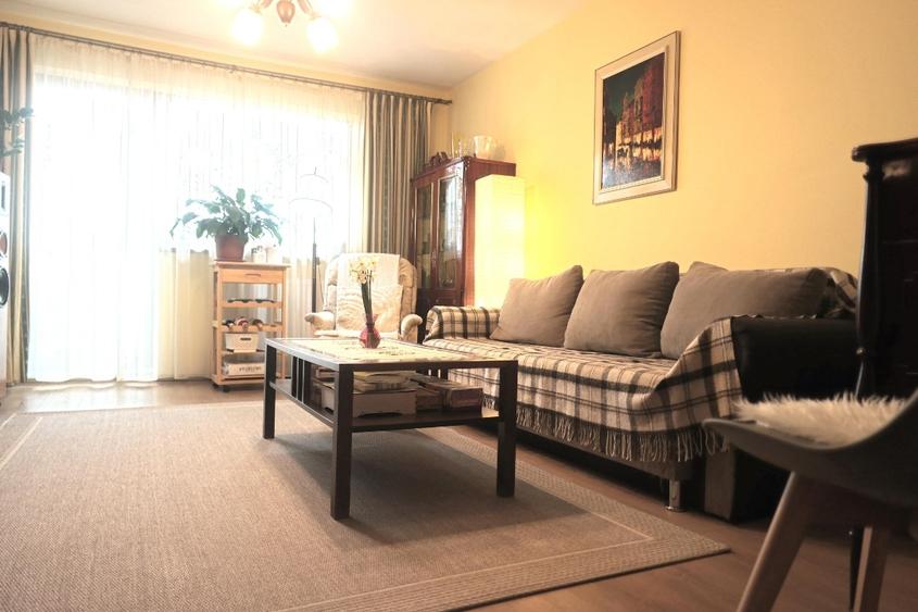Apartament cu 5 camere decomandat, mobilat în Aurel Vlaicu