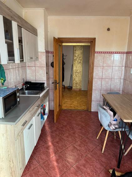 Apartament cu 3 camere decomandat în Decebal