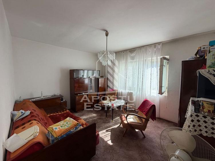 Apartament cu 2 camere decomandat, mobilat în Bucovina
