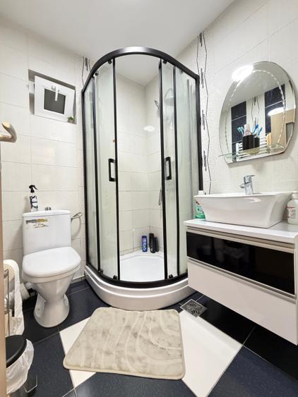 Apartament cu 4 camere decomandat în Nicolina