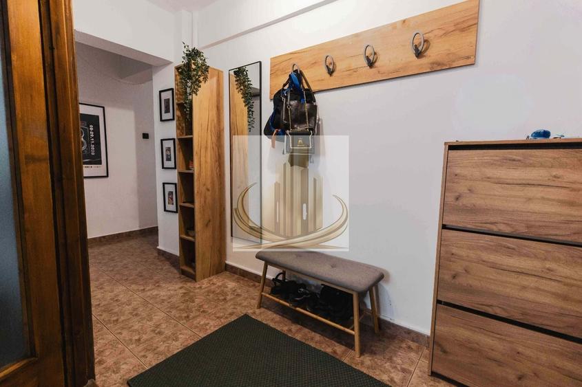 Apartament cu 4 camere decomandat, mobilat în Central
