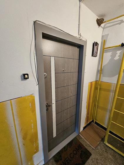 Apartament cu 3 camere decomandat în Trivale