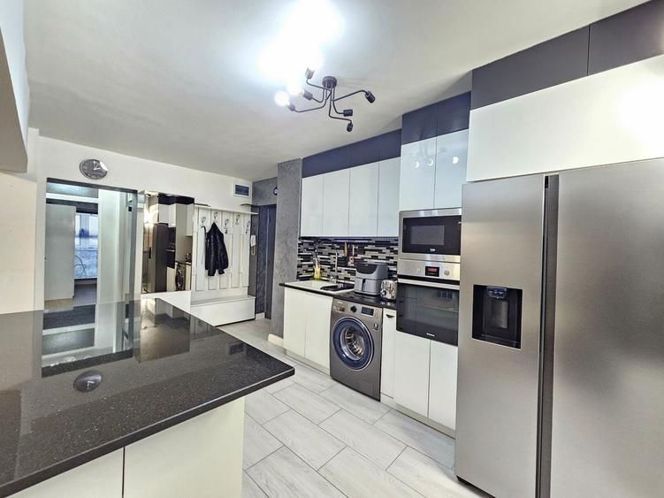 Apartament cu 3 camere decomandat, mobilat în Panduri