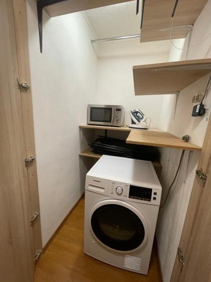 Apartament cu 3 camere semidecomandat, mobilat în Craiovița Nouă