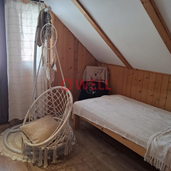 Casă cu 6 camere cu Teren 1393 Mp în Sărățeni