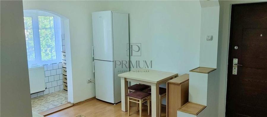 Apartament cu 2 camere decomandat, mobilat în Soarelui