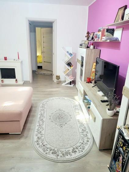 Apartament cu 2 camere semidecomandat în Tătărași