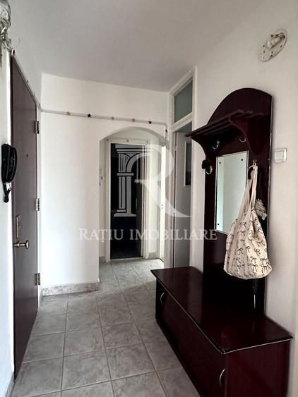 Apartament cu 3 camere decomandat în Lotus