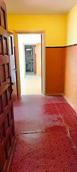 Apartament cu 3 camere semidecomandat în Berceni