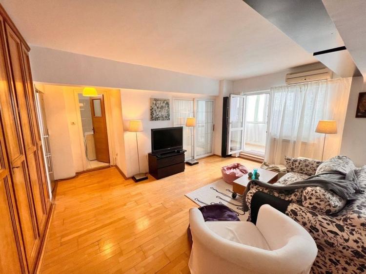Apartament cu 2 camere semidecomandat, mobilat în Știrbei Vodă