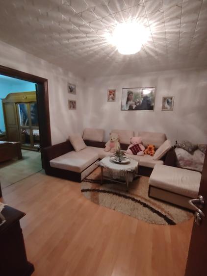Casă individuală cu 3 camere cu Canalizare în Dobroești