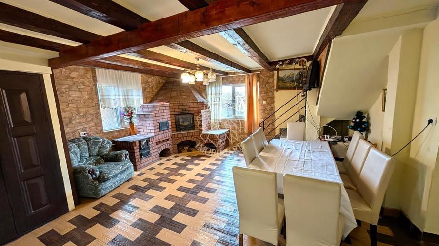 Duplex cu 7 camere cu Canalizare în Colibița