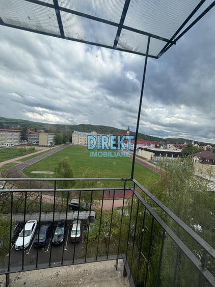 Apartament cu 2 camere semidecomandat în Decebal