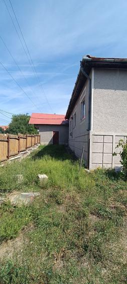 Casă cu 3 camere în Jidoștița