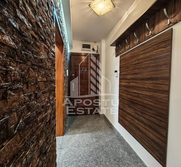Apartament cu 3 camere semidecomandat în Gării
