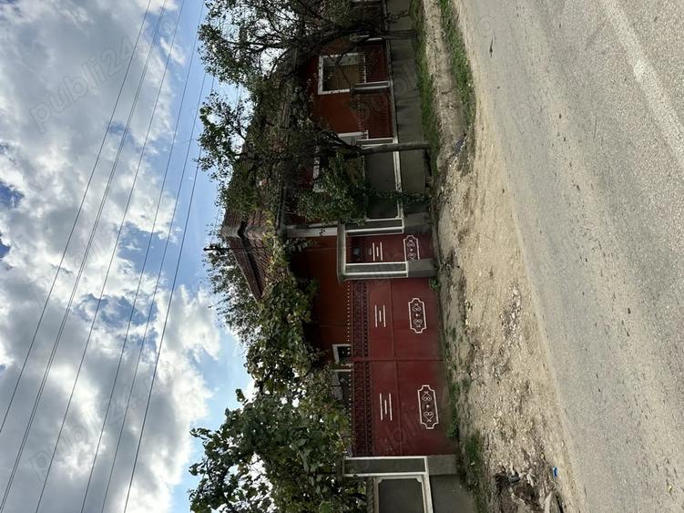 Casă cu 5 camere cu Teren 2000 Mp în Picleu