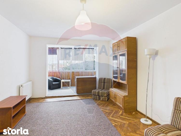 Apartament cu 3 camere, mobilat în Central
