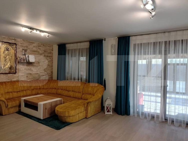 Casă individuală cu 5 camere cu Canalizare în Ipotești