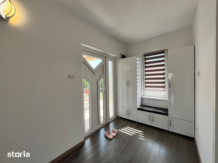 Casă cu 6 camere cu Teren 2200 Mp în Central
