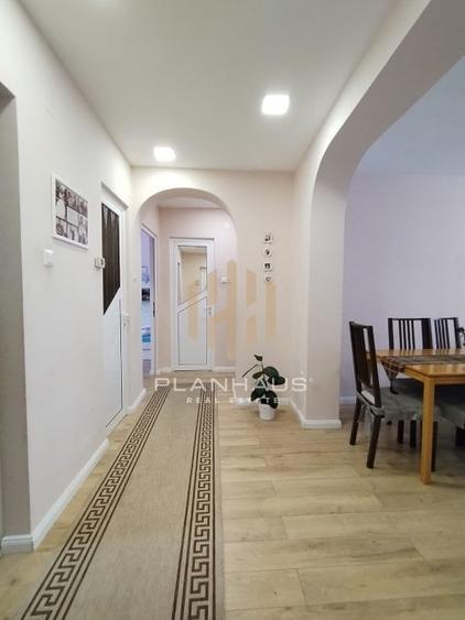 Apartament cu 4 camere semidecomandat, mobilat în Ultracentral