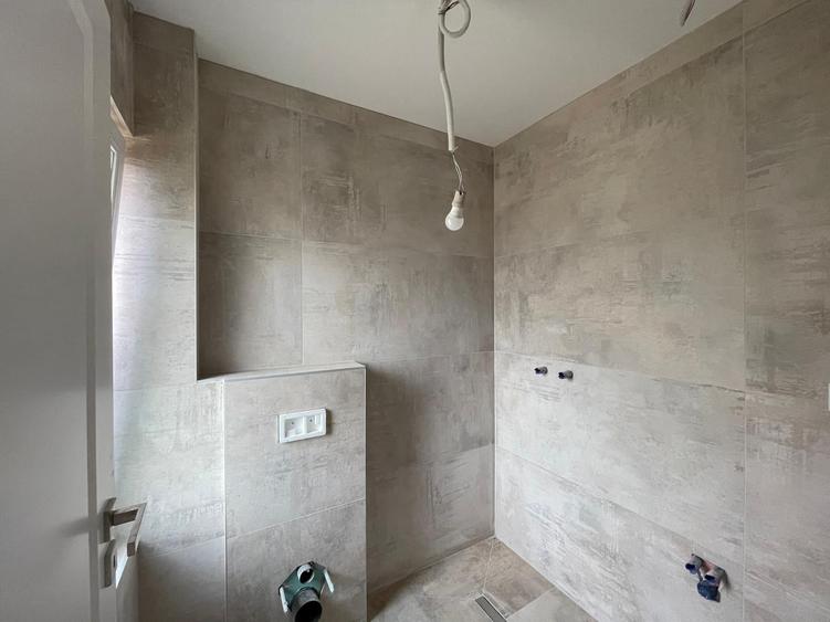 Duplex cu 5 camere cu Canalizare în Ghiroda
