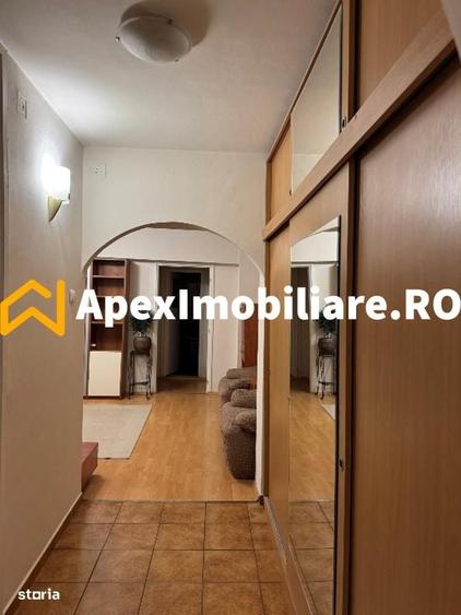 Apartament cu 3 camere semidecomandat în Timpuri Noi
