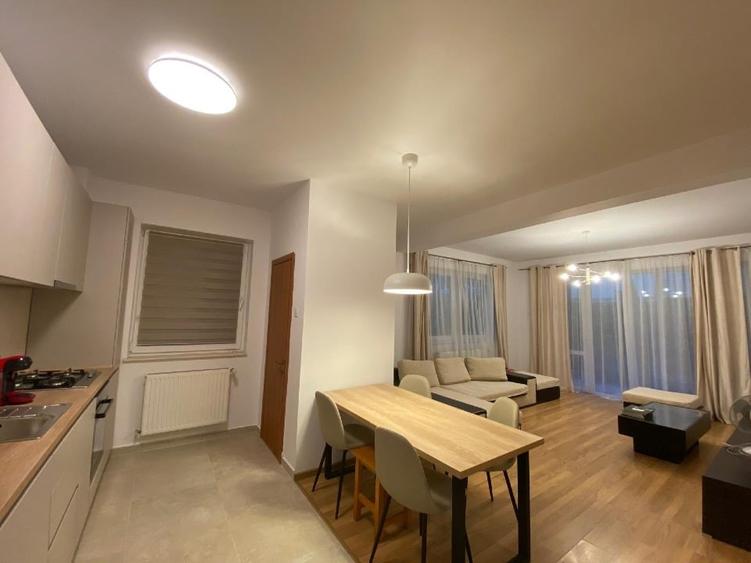Apartament cu 2 camere semidecomandat, mobilat în Bună Ziua