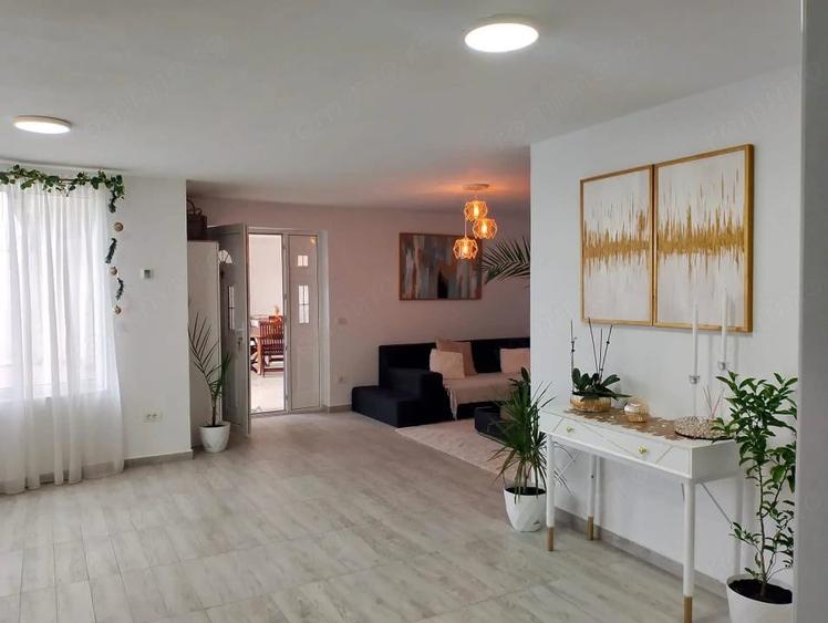 Casă cu Teren 327 Mp în Bascov